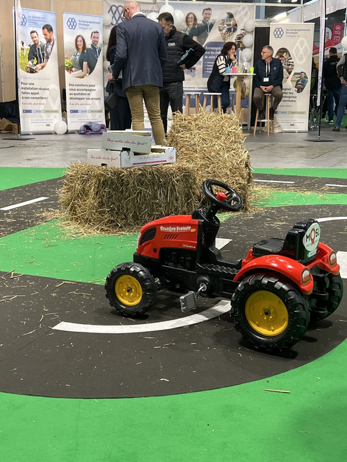 Agrimax - Hall A - tracteur jouet